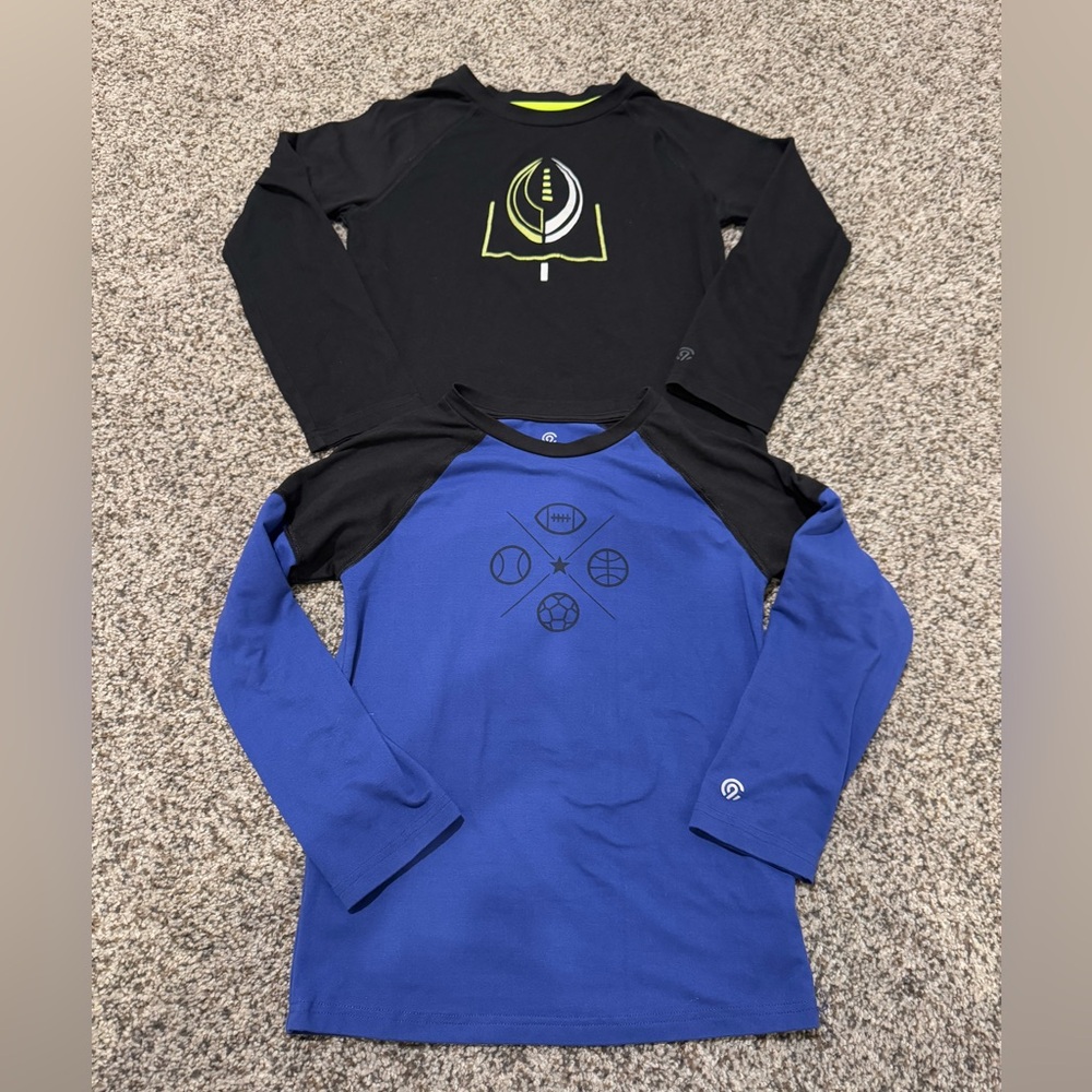 2 boys Champion athletic Long sleeve shirts size S (6/7)